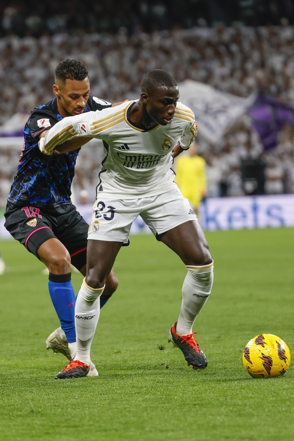 关于西甲赛程吃紧;塞维利亚赛前远射贴柱;气氛紧张;年轻球员得到机会的信息 关于西甲赛程吃紧;塞维利亚赛前远射贴柱;气氛紧张;年轻球员得到机会的信息