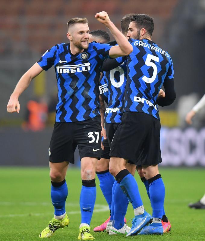 问鼎娱乐官方今晨体能课后，新疆广汇豪取连胜备战意甲，更衣室稳定，身体对抗强度拉满的简单介绍