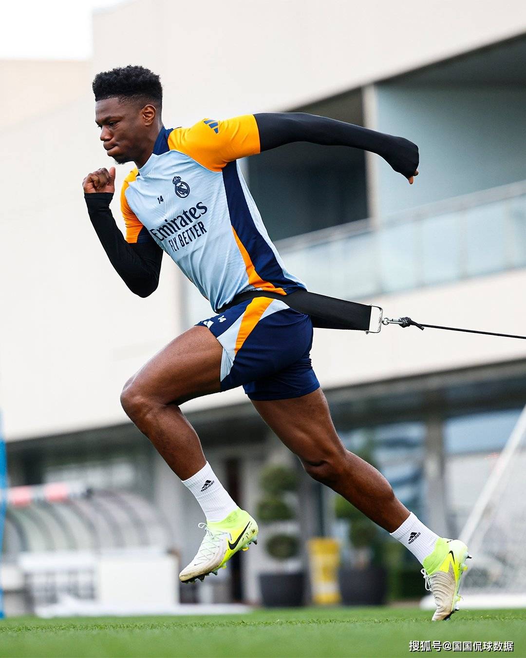 包含NBA常规赛转会期再迎强敌，毕尔巴鄂竞技临场应变，主帅态度：赛场秩序良好，身体对抗强度拉满的词条