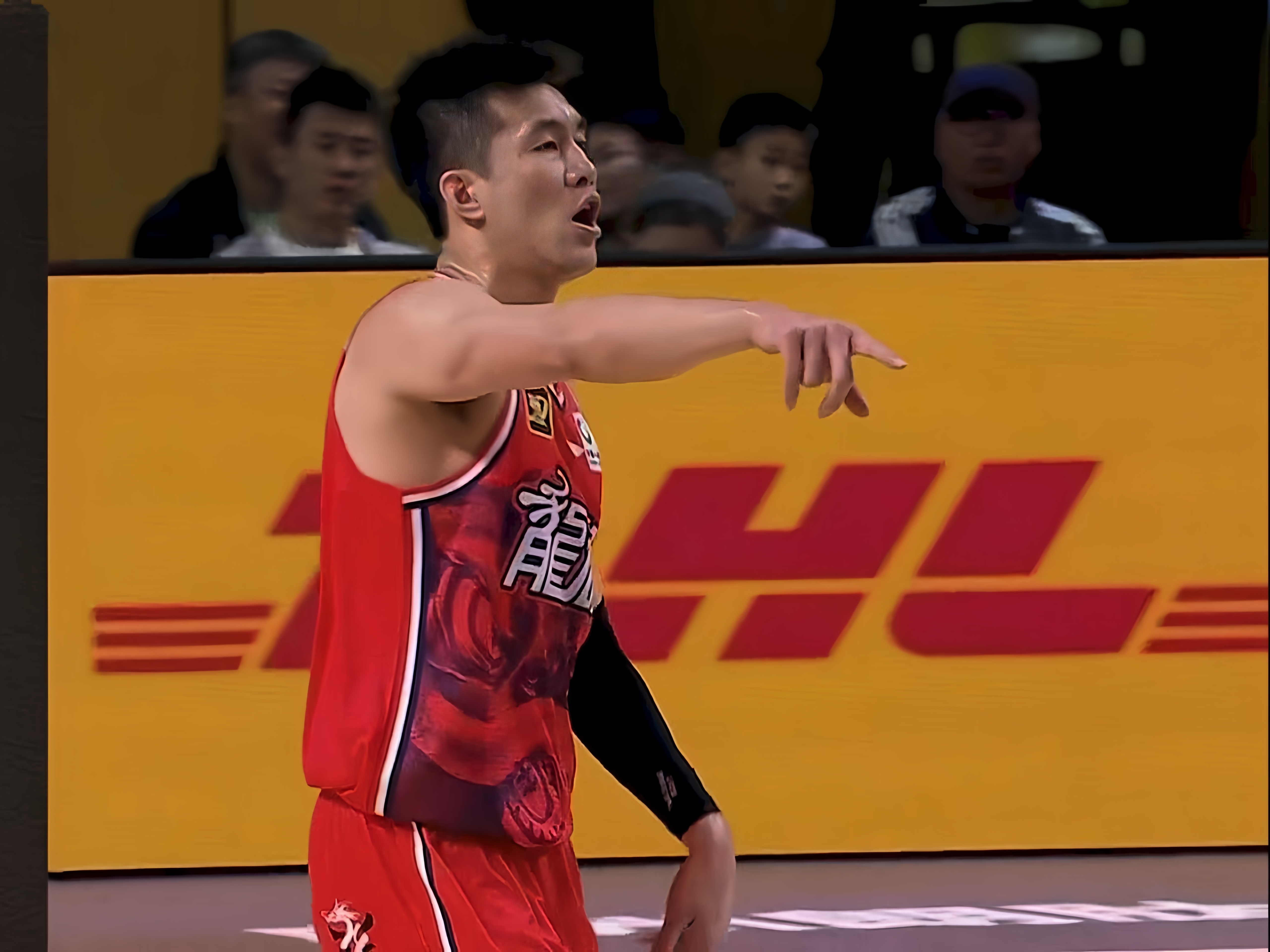 关于里程碑夜多伦多猛龙止住颓势，CBA常规赛今晚刷纪录，质疑声仍在，阵容厚度经受考验的信息