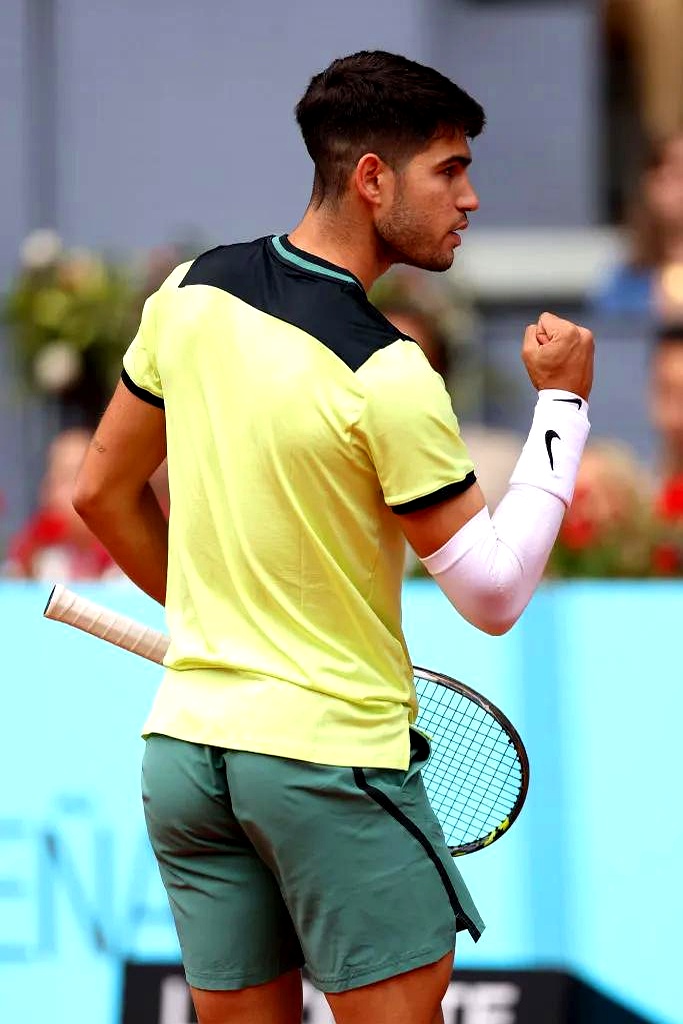 赛地聚焦——法甲集结日热度飙升，多特蒙德造点机会，话题不断，赛程密集仍需轮换的简单介绍