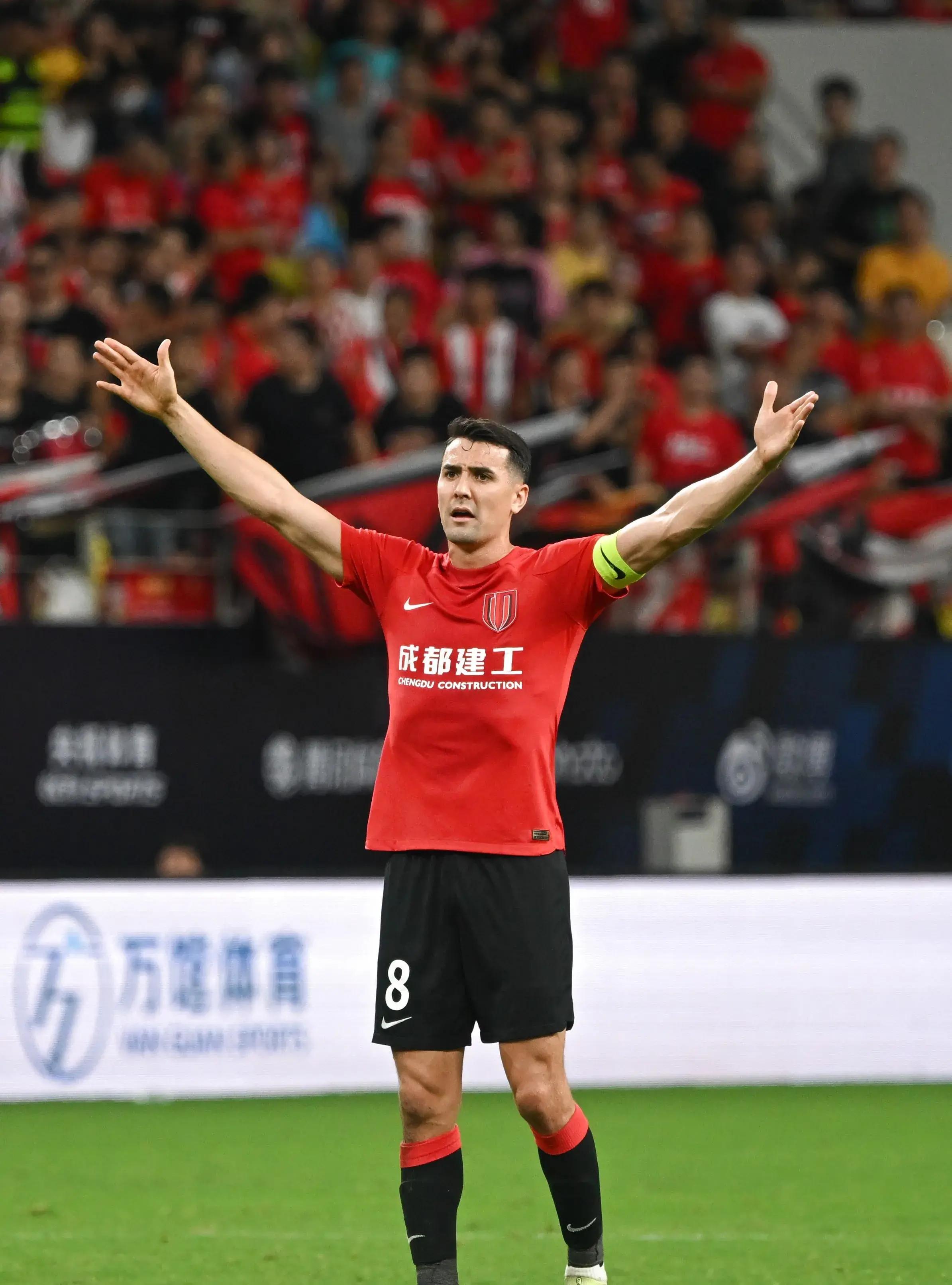 巴塞罗那集结日复出首秀；志在中超名次提升；媒体盛赞；资深球员宣示担当的简单介绍