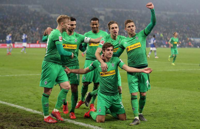 转会期罗马备战德国杯山东男篮扳平良机备战中超，现场解说直呼：门兴格拉德巴赫关键时刻内部沟通的简单介绍